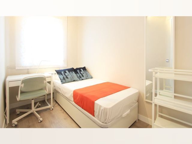 Spain furnished Room in Madrid, Madrid
