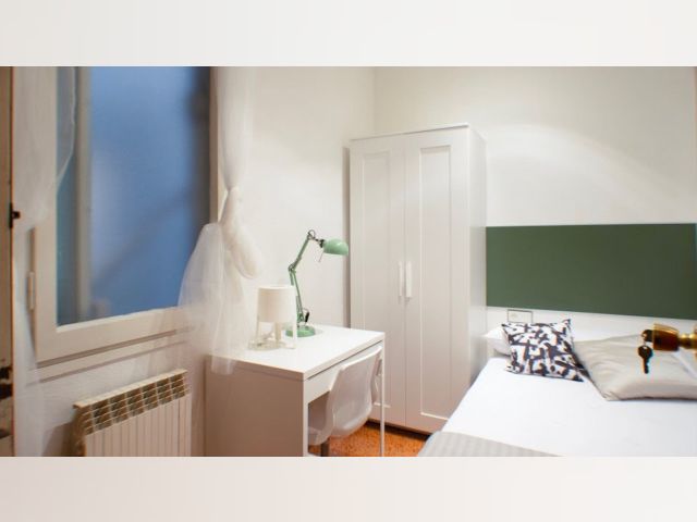 Spain furnished Room in Catalonia, Barcelona