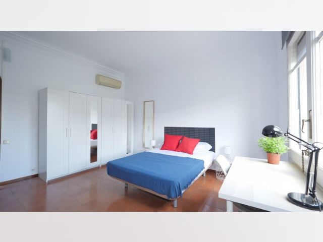 Spain furnished Room in Catalonia, Barcelona
