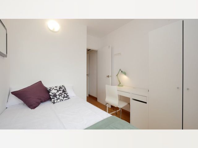 Spain furnished Room in Catalonia, Barcelona