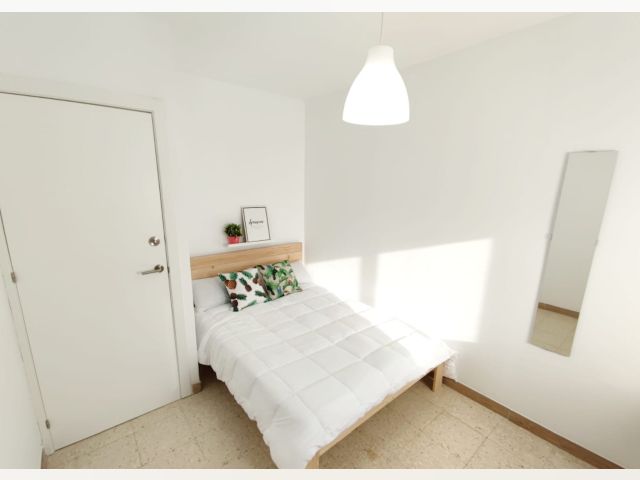 Spain furnished Room in Andalucia, Granada