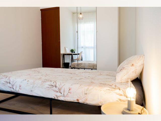 Quarto Mobiliado Alugueres de longa duração em Milão
