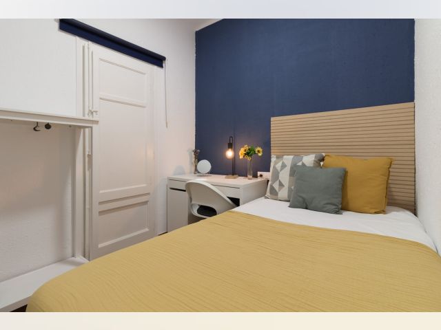 Spain furnished Room in Catalonia, Barcelona
