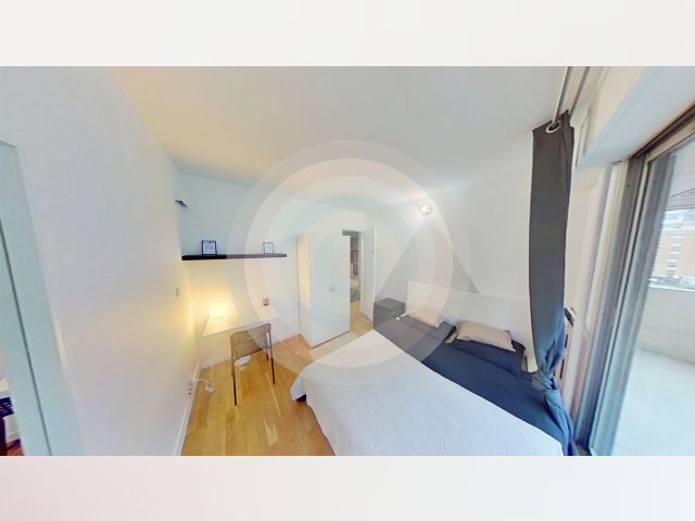 Paris Room for rent