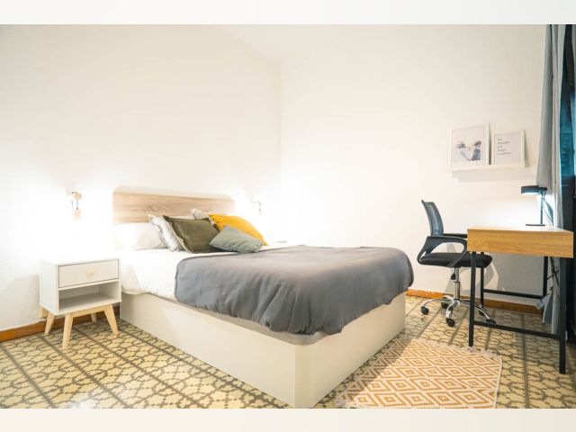 Spain furnished Room in Catalonia, Barcelona