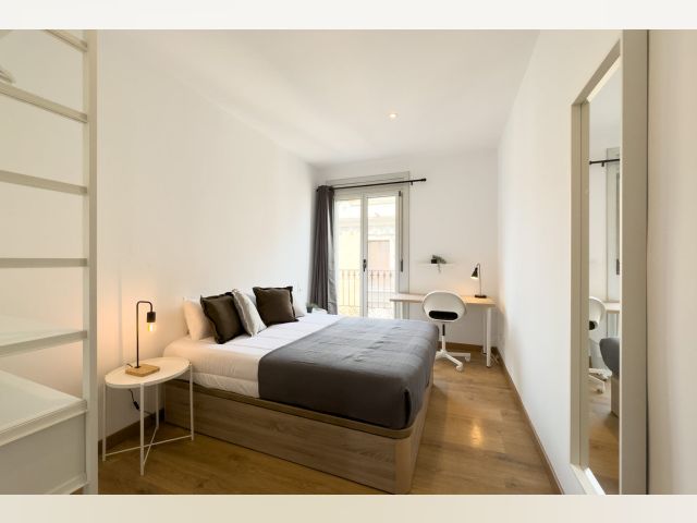 Spain furnished Room in Catalonia, Barcelona