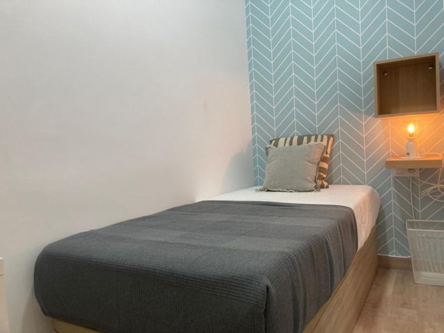 Spain furnished Room in Catalonia, Barcelona