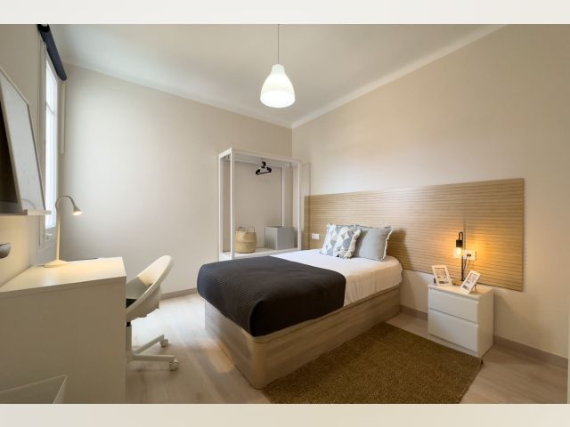 Spain furnished Room in Catalonia, Barcelona
