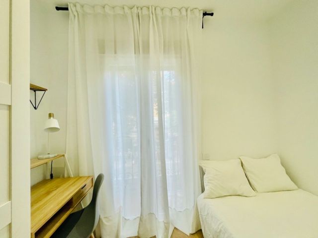 Spain furnished Room in Madrid, Madrid