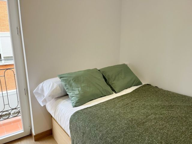 Spain furnished Room in Madrid, Madrid