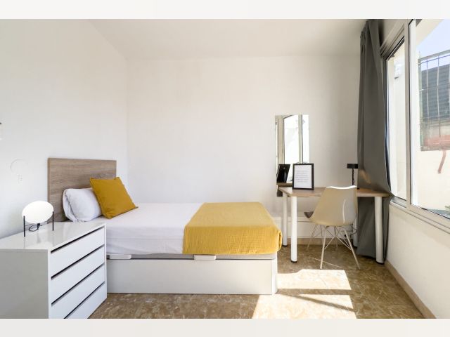 Spain furnished Room in Catalonia, Barcelona
