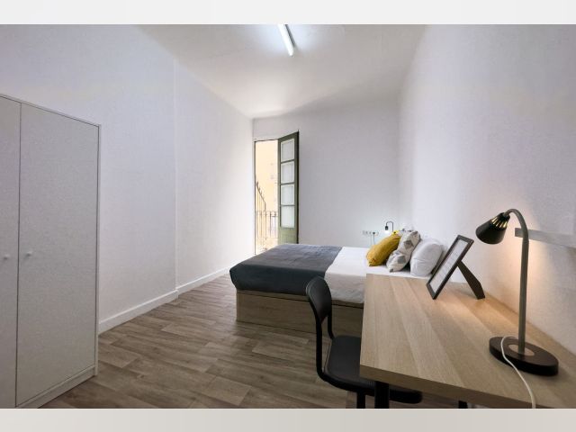 Spain furnished Room in Catalonia, Barcelona