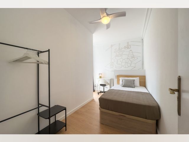 Spain furnished Room in Catalonia, Barcelona