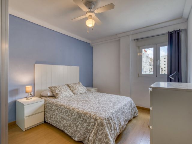 Valencia Room for rent