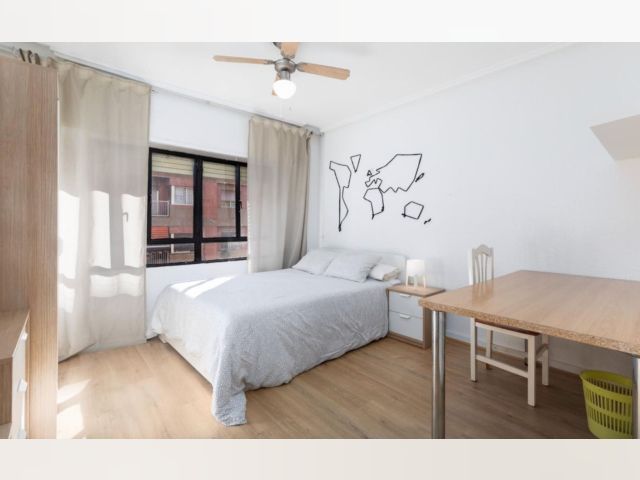 Spain furnished Room in Valencia, Valencia