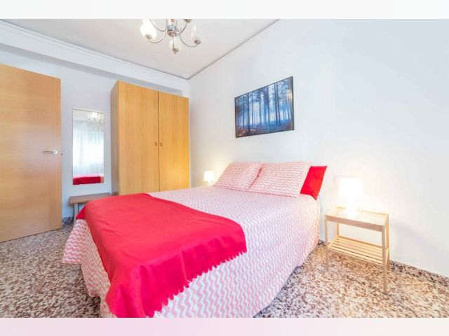 Spain furnished Room in Valencia, Valencia