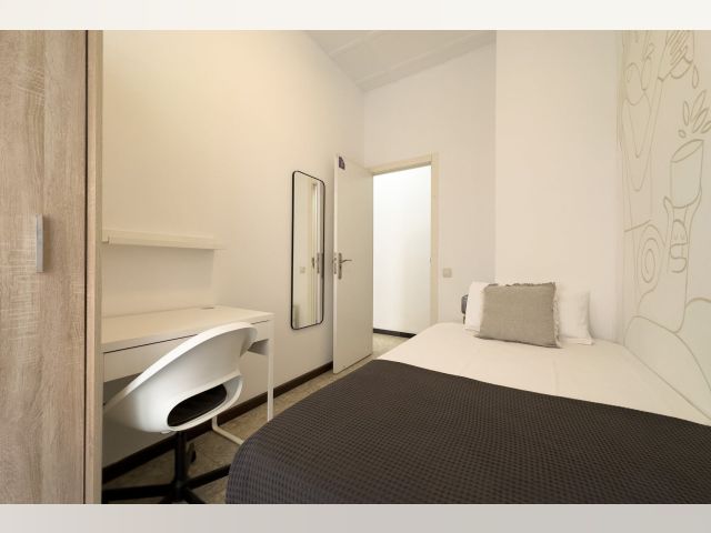 Spain furnished Room in Catalonia, Barcelona