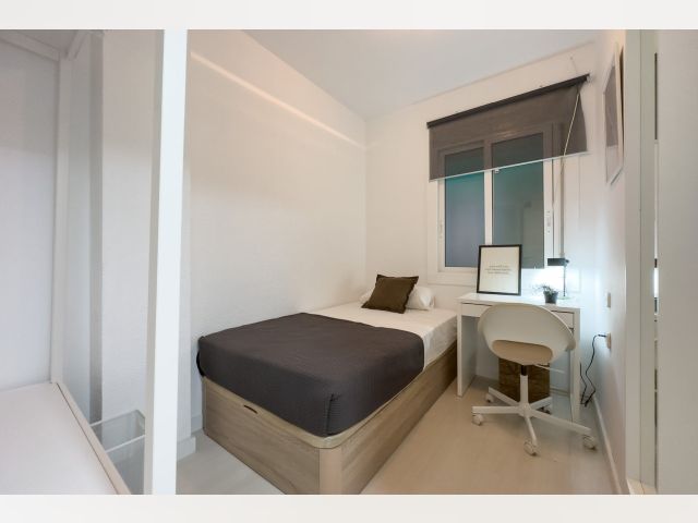 Spain furnished Room in Catalonia, Barcelona
