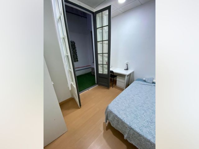 Spain furnished Room in Catalonia, Barcelona