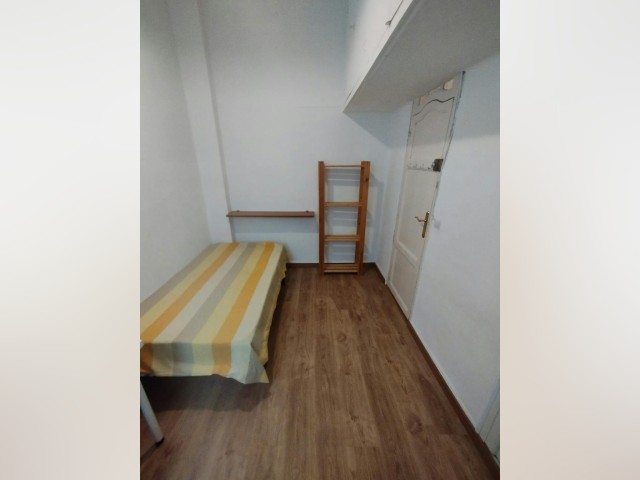 Spain furnished Room in Valencia, Valencia