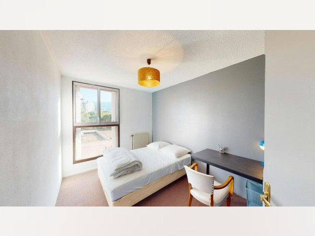 Grenoble Room for rent