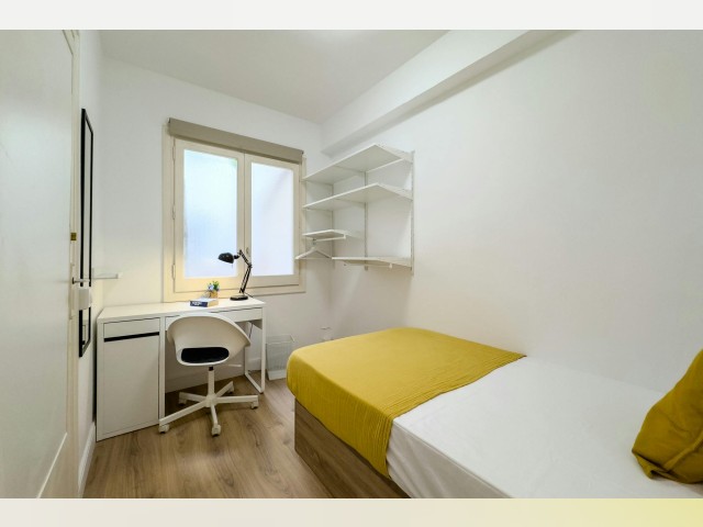 Spain furnished Room in Catalonia, Barcelona