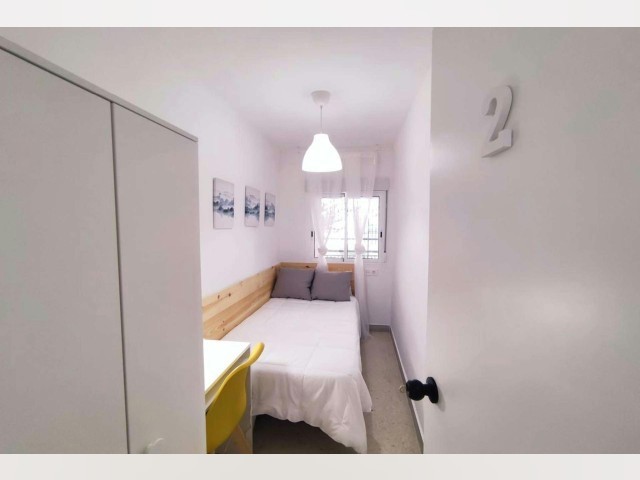 Spain furnished Room in Andalucia, Granada