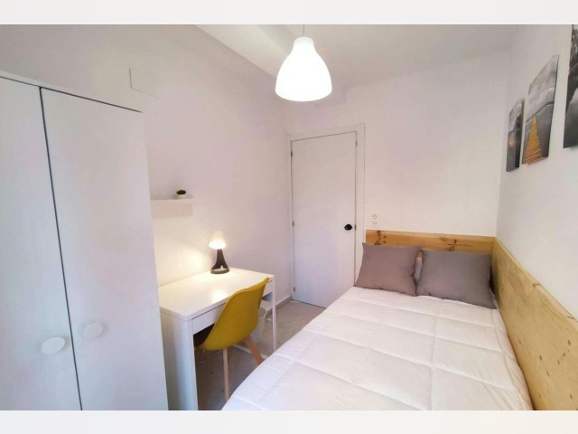 Spain furnished Room in Andalucia, Granada