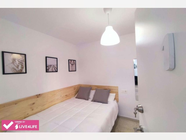 Spain furnished Room in Andalucia, Granada