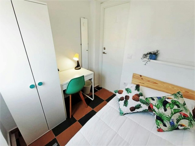 Spain furnished Room in Andalucia, Granada