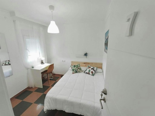 Spain furnished Room in Andalucia, Granada