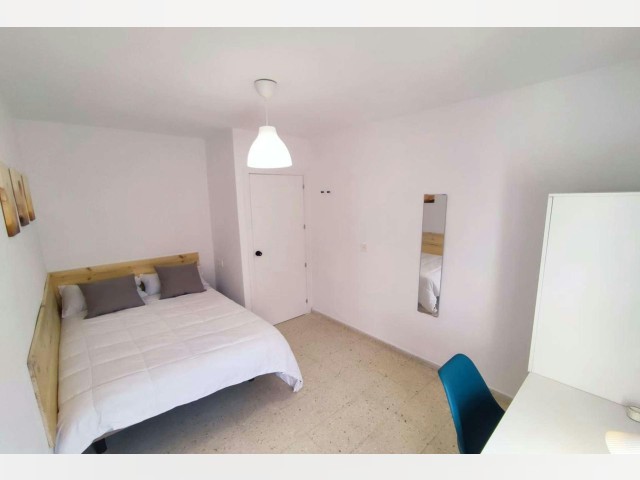 Spain furnished Room in Andalucia, Granada