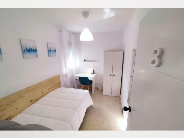 Spain furnished Room in Andalucia, Granada