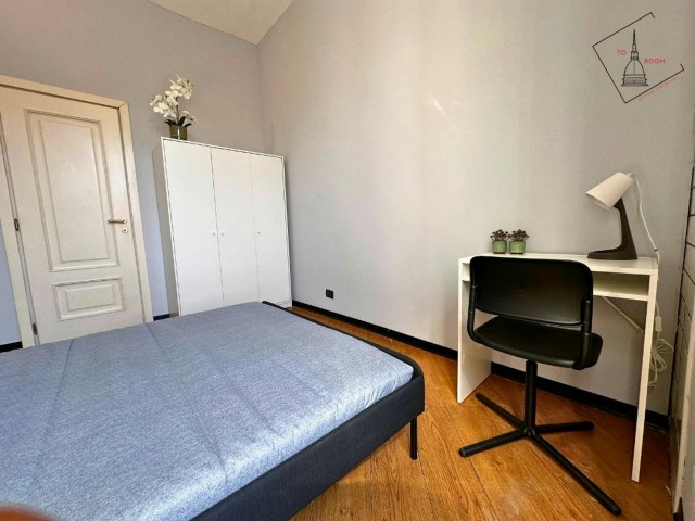 Quarto Mobiliado Alugueres de longa duração em Turim