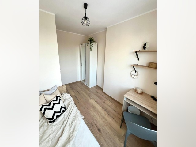 Poland furnished Room in Central Poland, Warsaw