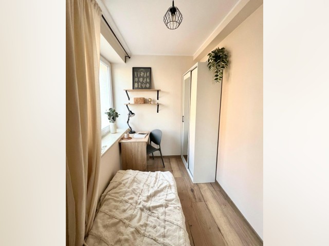 Poland furnished Room in Central Poland, Warsaw