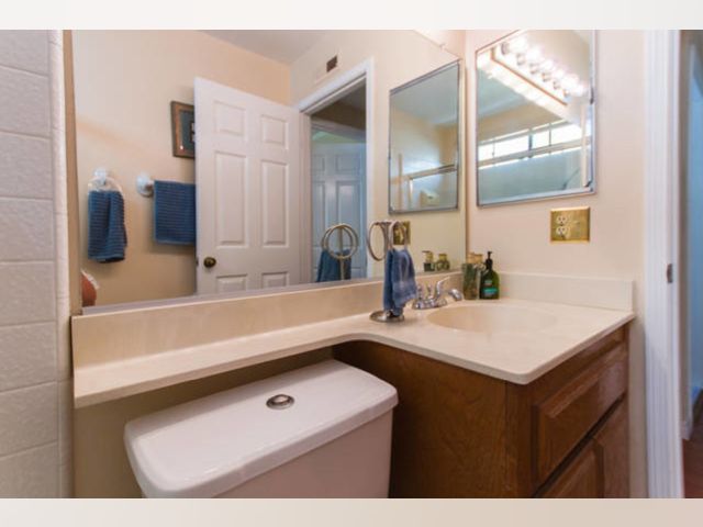 Costa-Mesa CA Room for rent