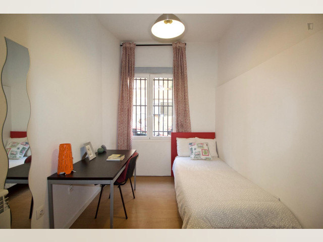 Spain furnished Room in Madrid, Madrid