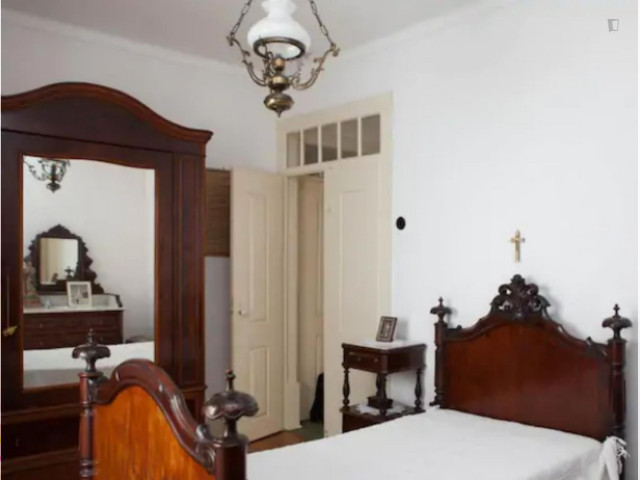 Quarto Mobiliado Alugueres de longa duração em Coimbra