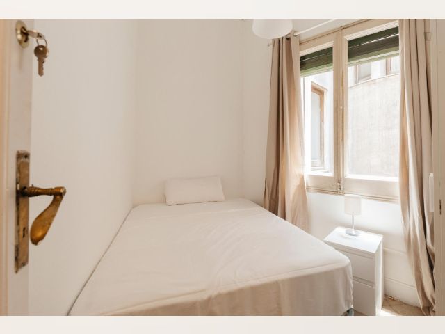 Spain furnished Room in Catalonia, Barcelona