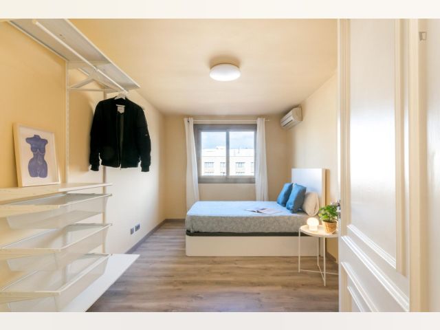 Spain furnished Room in Catalonia, Barcelona