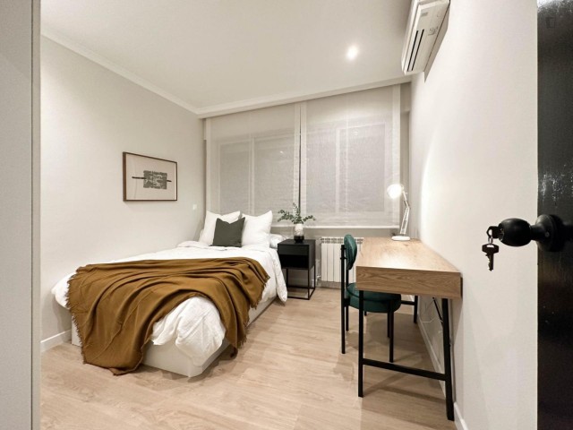 Spain furnished Room in Madrid, Madrid