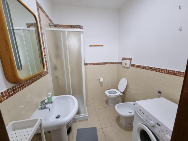 WG-Zimmer Möblierte Langzeitmiete in Naples