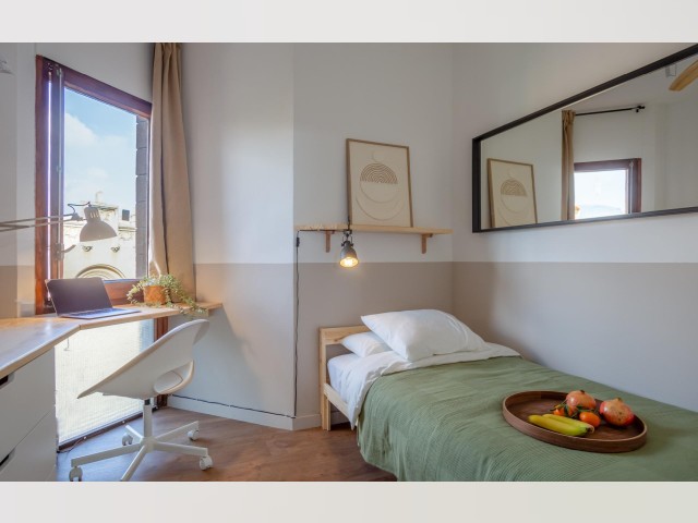 Spain furnished Room in Catalonia, Barcelona